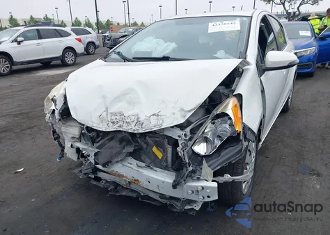 2013 Toyota Prius C Four/One/Three/Two z USA, uszkodzony, nr VIN JTDKDTB35D1532155